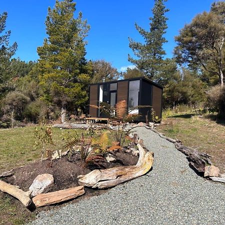 Ruru Tiny House By Tiny Away Villa Rangihaeata Bagian luar foto