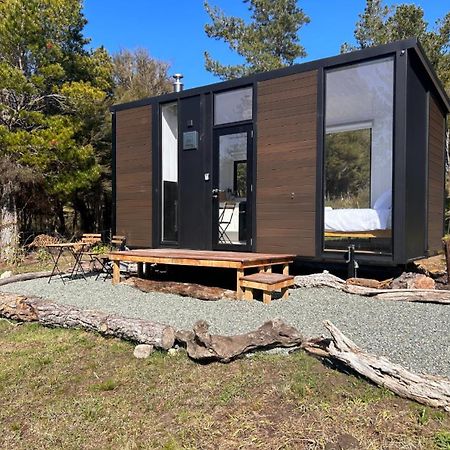 Ruru Tiny House By Tiny Away Villa Rangihaeata Bagian luar foto