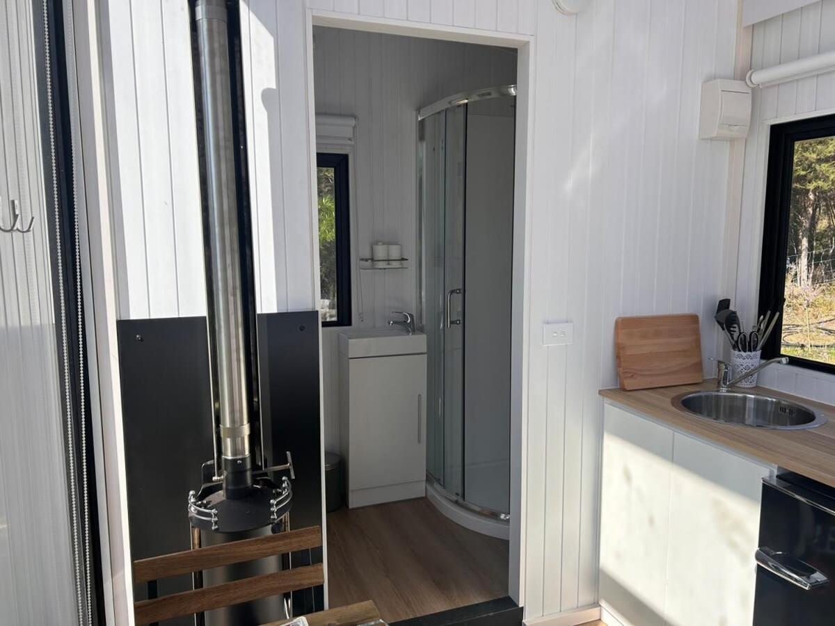 Ruru Tiny House By Tiny Away Villa Rangihaeata Bagian luar foto