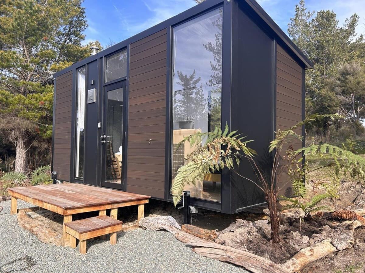 Ruru Tiny House By Tiny Away Villa Rangihaeata Bagian luar foto