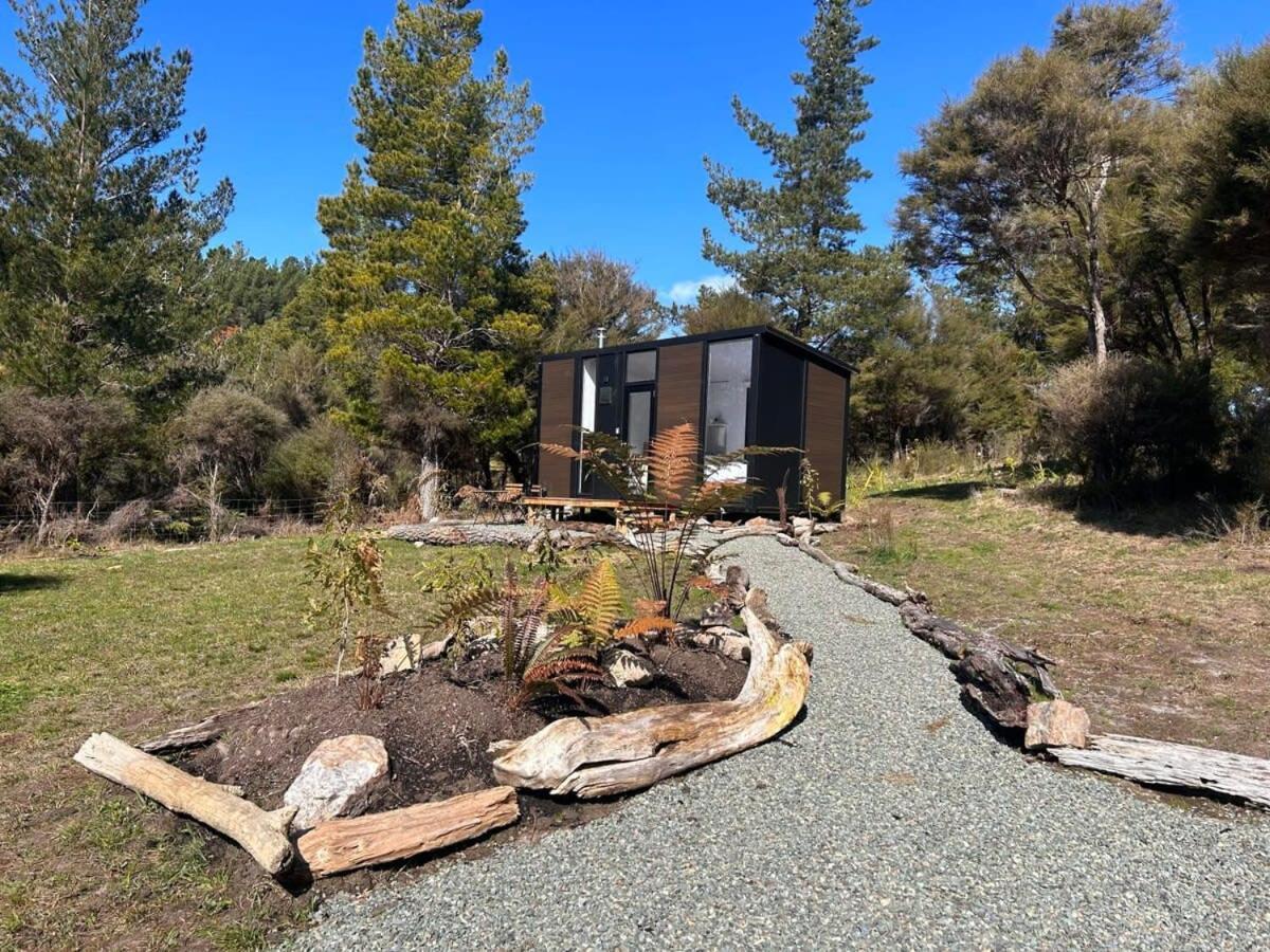 Ruru Tiny House By Tiny Away Villa Rangihaeata Bagian luar foto